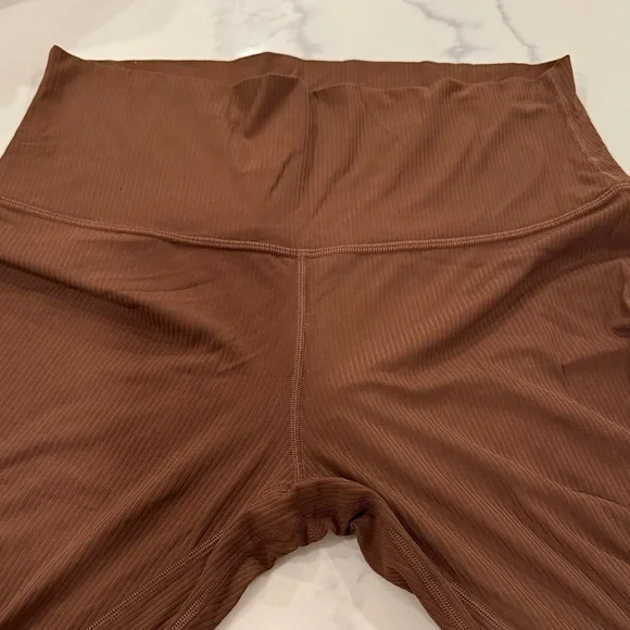BROWN RIBBED LULULEMON LEGGINGS- Size 8 - Picture 2 of 4
